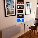 T2 Confort Tv 55' Avec Canal Series Netflix Dazen Bein Sport Apple Tv Ocs Paramount Prime Video Lägenhet Nancy