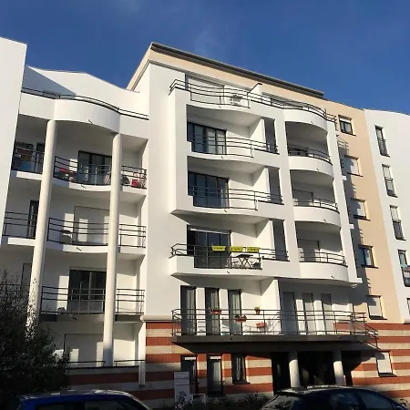 T2 Confort Tv 55' Avec Canal Series Netflix Dazen Bein Sport Apple Tv Ocs Paramount Prime Video