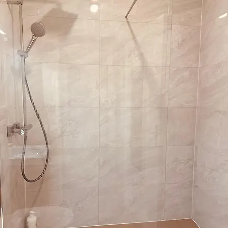 T2 Confort Tv 55' Avec Canal Series Netflix Dazen Bein Sport Apple Tv Ocs Paramount Prime Video Apartman