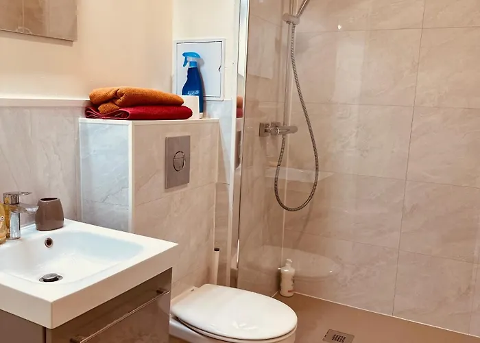 Daire T2 Confort Tv 55' Avec Canal Series Netflix Dazen Bein Sport Apple Tv Ocs Paramount Prime Video *